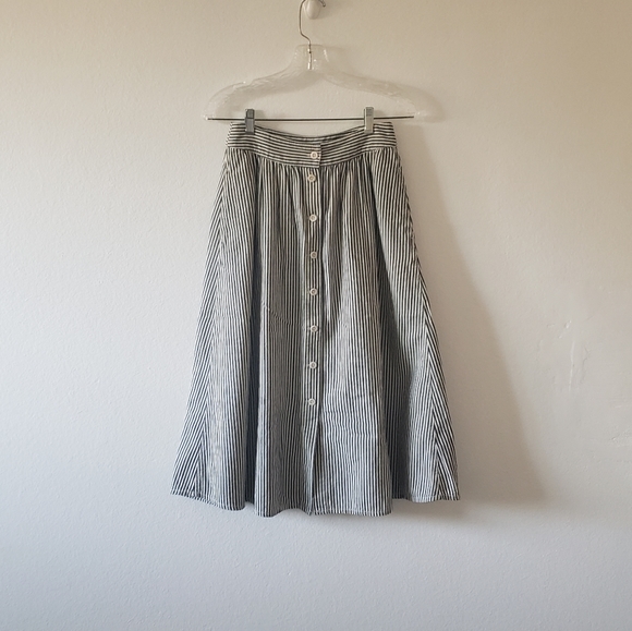 Madewell Dresses & Skirts - Madewell palisade button front midi skirt chambray stripe